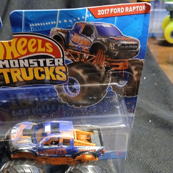 1956 Ford Vs Raptor F150 Hot Wheels Monster Trucks 2-Pack - Orange and Blue - Picture 8 of 12